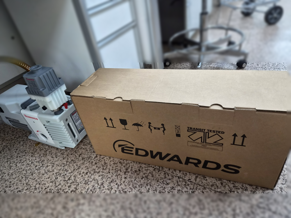 Edwards RV3 신품과 포장 상자